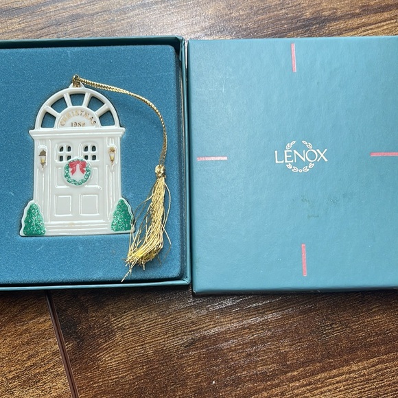 Lenox Holiday Door Vintage 1989 Porcelain Tree Ornament with Box - Picture 3 of 4